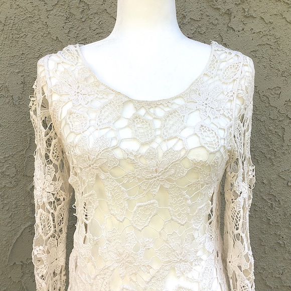 Finn & Clover Open Lace Embroidered Top, Medium - Picture 2 of 7